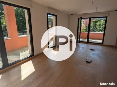 local commercial 375 m²