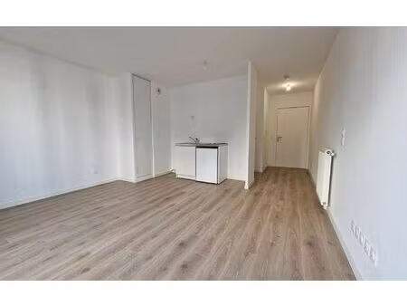 location appartement  m² t-1 à chambourcy  700 €