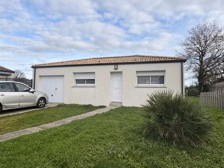 'maison familiale récente avec jardin et garage'