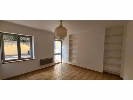 location appartement 2 pièces 59 m² à avignon (84000)