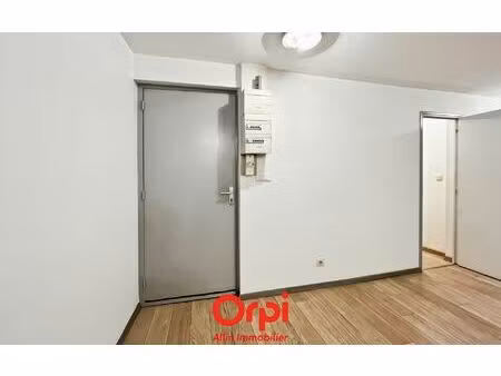 appartement montmarault 43.43 m² t-1 à vendre  38 000 €