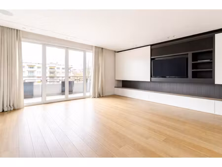 proche saussaye - 5 pièces - 115.50 m² avec large balcon