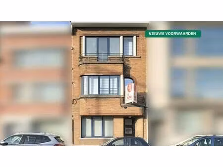 zeer ruime centraal gelegen herenwoning in sint-niklaas