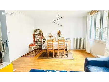 à vendre – t3 rénové de 77 40 m² avec garage  cave et grenier