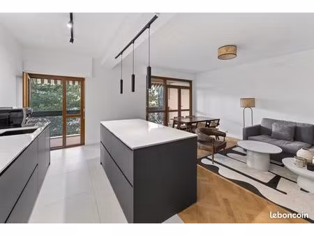 appartement rénové avec balcons  parking et cave – calme – centre aix