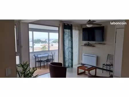 libre jusqu'au 15 juin  port barcarès appartement avec coin nuit accès direct mer  parking