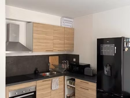 à louer – t2 lumineux 43 m² – centre-ville de locminé