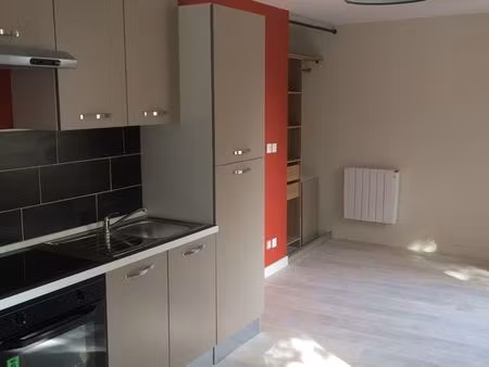 très joli studio proche hopital central