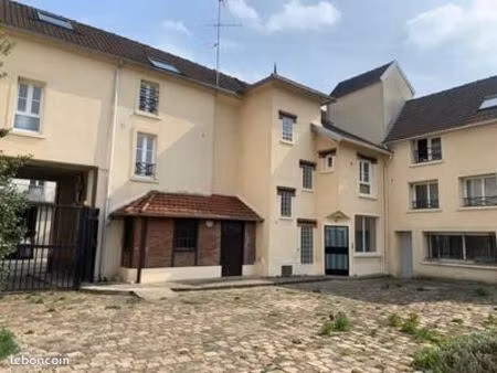 studio 1 pièce 23 m²