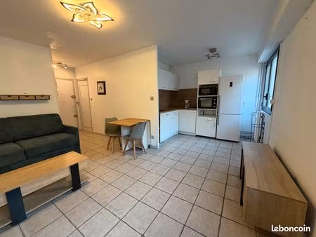 appart. meuble + parking timone/jean martin