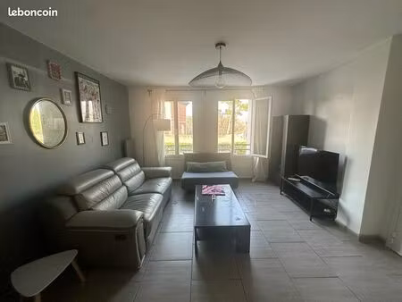 location meublée appartement 2 pièces 44m2+logia - marseille bonneveine