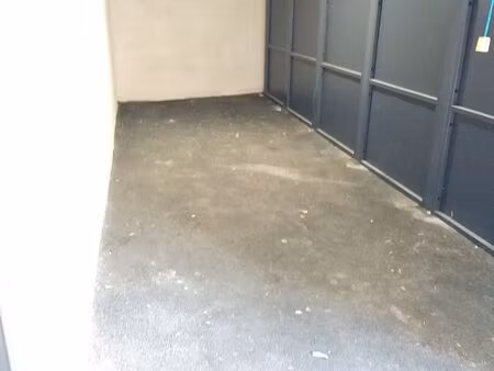 loue garage de 18 m2 en centre ville