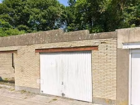 beau garage 2 voitures bien situé!