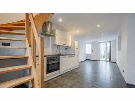 charmante maison rénovée au bord du ravel à lixhe