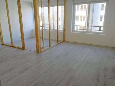 location appartement 2 pièces à nantes (44000) : à louer 2 pièces / 44m² nantes