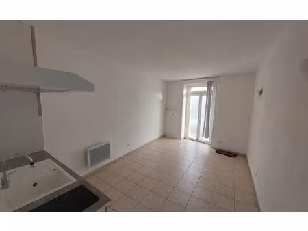 location appartement  21.17 m² t-1 à saint-brès  415 €