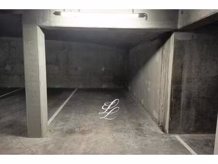 vente - parking/box nantes
