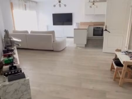 location appartement 3 pièces 66 m² à thiais (94320)