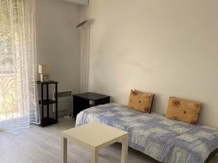 location appartement 1 pièce 24 m² à clamart (92140)