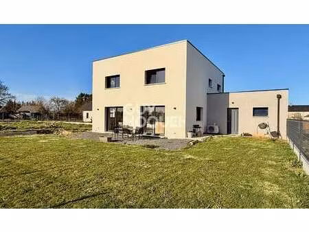 vente maison à vienne-en-bessin (14400) : à vendre / 121m² vienne-en-bessin