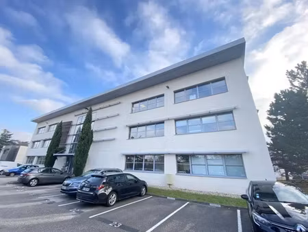 à vendre : 345 m² de bureaux prêts à l'emploi  à 15 minutes de lyon