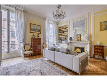 versailles saint-louis appartement 6 pièces 144.03 m² carrez situé au 2ème étage avec cham