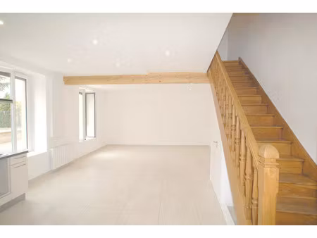 location appartement 3 pièces 69 m² à sérézin-du-rhône (69360)