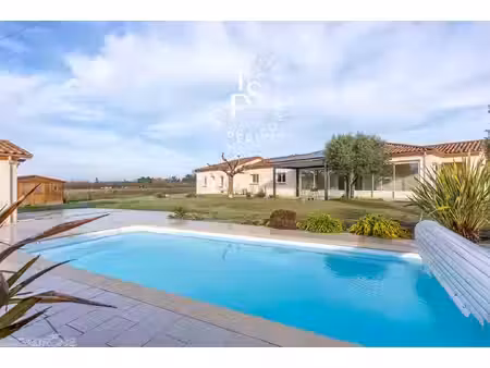 coup de coeur assuré ! superbe villa avec piscine