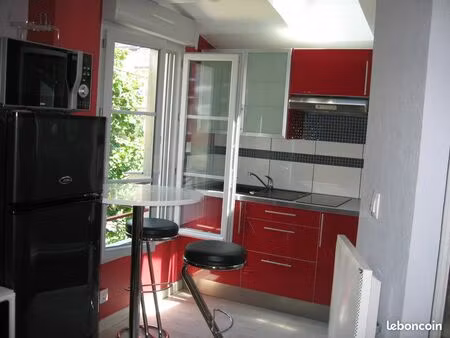agréable et joli studio rue chateaugontier dans le centre-ville d'angers  proche campus un