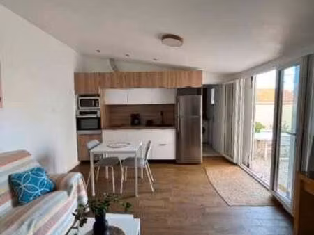 t1 50m² jonquieres parking facile