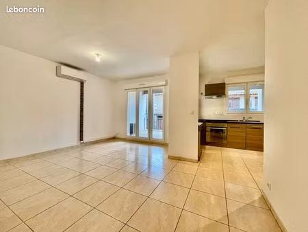 appartement t3 avec terrasse et parking