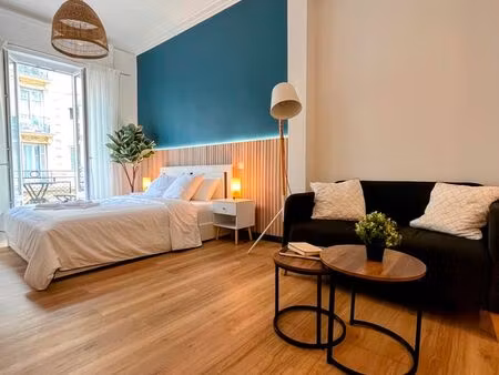 studio 30m² rénové & meublé avec balcon – nice centre