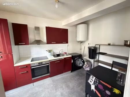 charmant meublé 2 pièces + bureau  centre ville  rue piétonne  proche toutes commodités