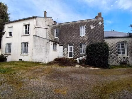vente maison à la roche-sur-yon (85000) : à vendre / 243m² la roche-sur-yon