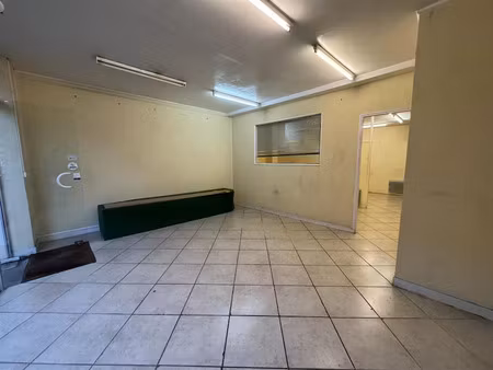 vente locaux professionnels 4 pièces 150 m² à vimoutiers (61120)  75 600 €