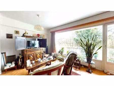 appartement lumineux avec terrasse  quartier marius renard