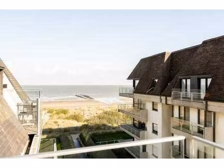 appartement avec vue frontale sur la mer sur la digue pro...