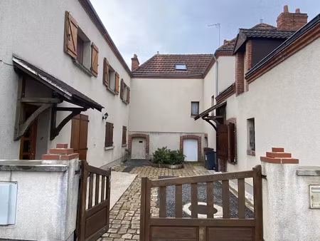 vente immeuble 21 pièces 283 m² à vierzon (18100)  365 000 €