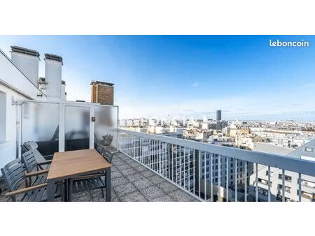 2/3 pieces traversant avec 2 terrasses dernier etage vue degagee sur tout paris