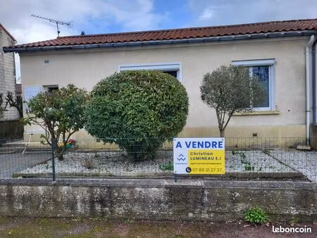 pavillon de plan- pied avec terrain en centre ville de parthenay en location