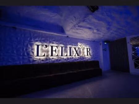 discothèque restaurant studio bord de mer