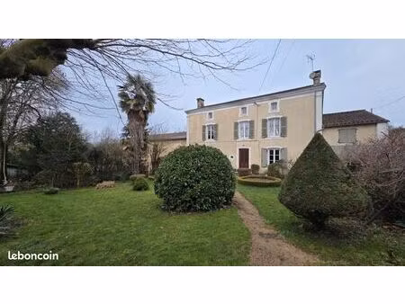 propriété 7 pièces 202 m²