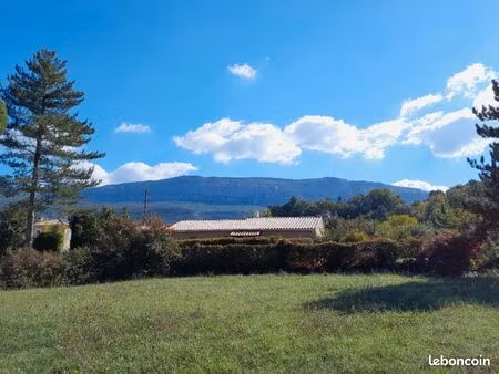 terrain 1 100 m² nans les pins