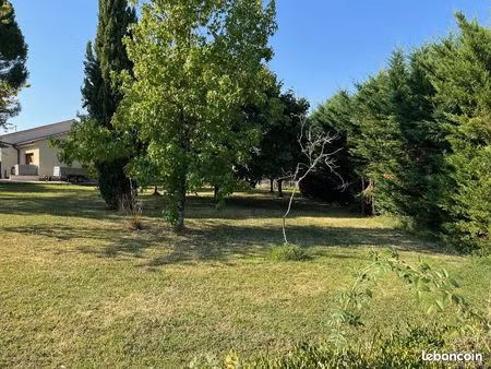 terrain 573 m² denat