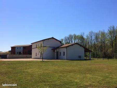 maison t5 avec jardin dans un quartier calme et reherché