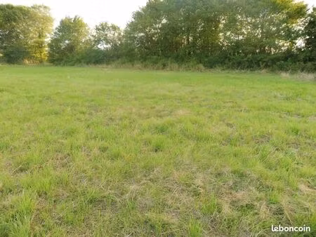 beau terrain vue dégagée sans vis-à-vis – proche beauvoir