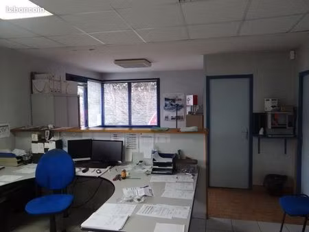 local 300 m² la chaize le vicomte