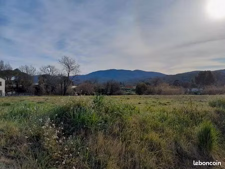 terrain 600 m² pignans