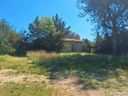 terrain 666 m² la bastide des jourdans