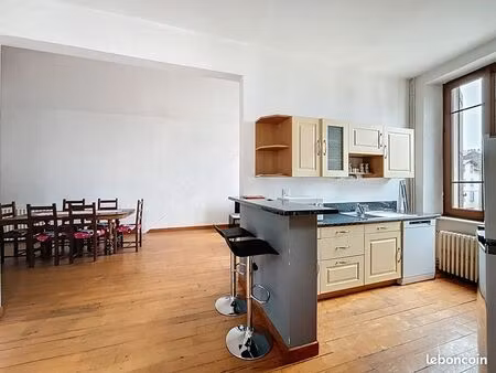 immeuble 5 pièces 140 m²